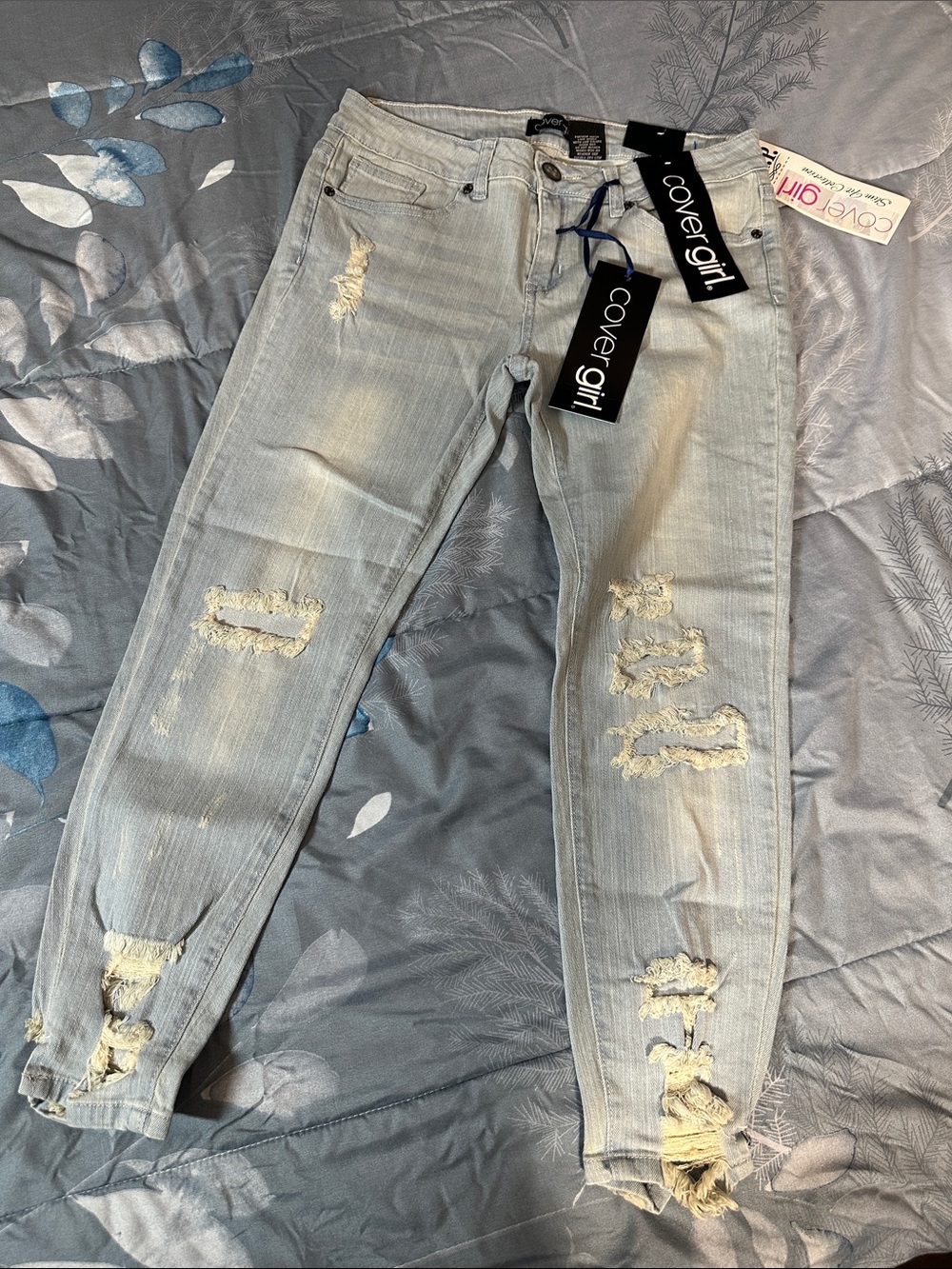 NWTS COVERGIRL Light Blue Distressed Women’s Jeggings Sz 11/12